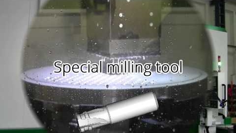 Ukázka zapichování na vertikálním soustruhu VLC. Speciální zapichovací fréza.