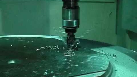 Závitování na vertikálním CNC soustruhu